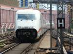 Ein ICE 2 -Leerreisezug- fhrt am 07.06.2008 ber die Berliner Stadtbahn,hier  bei der Durchfahrt Berlin Alexanderplatz.