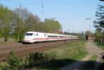 402 039-2  Essen  fhrt am 18.04.09 als ICE 588 Mnchen Hbf - Hamburg-Altona durch Radbruch Richtung Zielbahnhof.