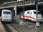 ICE2    ICE640 nach Kln/Bonn Flughafen von Gleis 11 Bild links  ICE943 nach Berlin Ost          von Gleis 12 Bild rechts     Aufgenommen im Bahnhof Kln Messe/Deutz am 29.03.2005