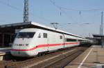 Ein ICE 2 (402 031-9) war heute ebenfalls in Magdeburg Hbf vertreten. Auf dem Foto ist der Zug aus Richtung Berlin bei der Einfahrt auf Gleis 7 zu sehen. Fotografiert am 09.07.2010. 