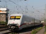 Ein ICE2 mit offener Bugklappe und einem DB Logo auf der Schnauze, verlsst als ICE646 von Berlin Ostbahnhof nach Kln/Bonn Flughafen den Dortmunder Hauptbahnhof.
23.07.2010