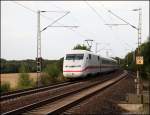 Ein 402er ist als ICE, Berlin-Ostbahnhof - Kln, bei Unna unterwegs. (10.08.2010)