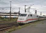 Ein 402 er fhrt am 19.09.10 durch Lehrte Gleis 11.