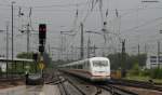 402 007-9  Stendal  und 035-0  Grlitz  als ICE 870 (Basel SBB-Berlin Ostbahnhof) bei der Abfahrt Karlsruhe Hbf 31.5.11