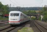 402 009  Riesa  durchfhrt am 3. Mai 2012 als ICE 78768 (Probstzella - Lichtenfels) den Kronacher Bahnhof.