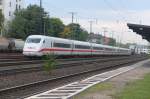Der ICE 2  Hamm in Westfalen  schleicht hier Richtung K�ln hbf um als ICE 955 nach Berlin Ostbahnhof zu fahren. Aufgenommen in K�ln West am 19.10.2013.