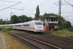 ICE 2 Steuerwagen als Halbzug in Lehrte, am 23.07.2010.