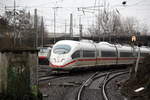 Der ICE3 DB aus Brüssel-Süd(B) nach Frankfurt am Main(D) kommt als Umleiter aus Richtung Aachen-Hbf,Aachen-Schanz und fährt duch Aachen-West in Richtung