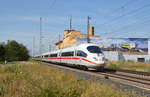 Der als ICE 1006 von München nach Berlin fahrende ICE 3 passiert am 20.07.19 Landsberg.