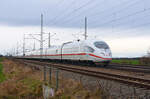 Eine Doppeleinheit der Reihe 403 rollte am 15.01.23 als ICE 1006 nach Hamburg durch Radis Richtung Berlin.