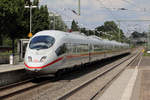 ICE 403 016-9 als Ersatzzug IC 2907 nach Bonn Bad Godesberg für den ausgefallenen IC 2203 bei der Einfahrt in Recklinghausen Hbf.