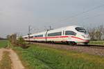 Auf dem Weg von Basel SBB nach Köln war am 11.04.2017 der 403 526-7  Neunkirchen  zusammen mit dem 403 014-4/403 519-2  Duisburg , als sie bei Hügelheim in Richtung Freiburg (Breisgau) fuhren.