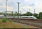 Nachschuss auf 403 018-5 (Tz 318  Münster (Westf.) ) als ICE 1005 (Linie 29) von Berlin Gesundbrunnen nach München Hbf, der den Bahnhof Halle-Ammendorf durchfährt und gleich auf die