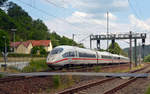 Ein ICE der Baureihe 403 rollte am 22.06.19 auf dem Weg Richtung München durch Orlamünde Richtung Saalfeld(S). 