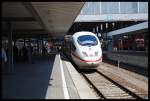 ICE 3 Mit ICE 528 Auf Gleis 21 Steht Zur Abfahrt Im Spotlight Im Bahnhof Mnchen-Hbf Nach Dortmund-Hbf.28.07.07    Mnchen Hbf     16:52  ICE 528    Ingolstadt Hbf  17:28  17:30       Nrnberg Hbf 