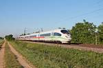 Am Morgen des 02.06.2020 fuhr 403 509-3  Aalen  zusammen mit dem 403 557-2  Esslingen am Neckar  als ICE 202 (Basel SBB - Köln Hbf) nördlich von Müllheim (Baden) an der Gemeinde