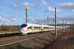 Am 15.02.26 rollte der ICE 1505, gebildet aus den ICE3-Triebzügen Solingen und Baden-Baden, durch Brehna Richtung Halle(S).