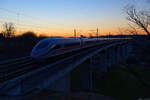 ICE 528/1128 (München Hbf - Dortmund Hbf/Wiesbaden Hbf) bei Emskirchen Richtung Würzburg, 09.03.2022
