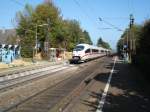 Mit geffneter Bugklappe eilt dieser ICE 3 am 13.10.07 seinem nchsten Halt Freiburg im Breisgau entgegen.