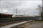 403 010  Wolfsburg  und 403 025  Ravensburg  fahren als ICE 519, nach Mnchen zurck.