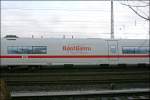 Vom Bordrestaurant abgestiegen zum Bord Bistro: Hier das Bord Bistro 403 318-9 des 403 018  Mnster (Westf)  bei Bochum-Ehrenfeld am 01.05.2008.