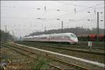 403 021(?)  Krefeld  legt sich am Morgen des 24.02.2008 als ICE 616 von Mnchen Hauptbahnhof bei Bochum-Ehrenfeld in die Kurve.