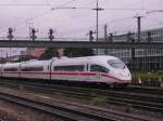ICE3 von Mnchen nach Kln am 25.07.2008 bei Ausfahrt in   Mnchen.
