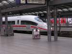 Ein ICE 3 im Mainzer Bahnhof! Dieses Bild entstand aus einer RB, die auf Gleis 11 stand!