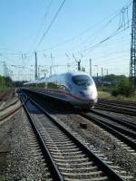 BR 403 bei der Ausfahrt aus Karlsruhe Hbf.09.09.2008