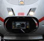 Schau mir in die Augen.