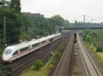 ICE 3 in Dsseldorf Derendorf im Juni 2005 zur Weiterfahrt nach Dsseldorf Hauptbahnhof