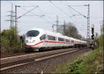 Zwei 403er sind als ICE 660, Karlsruhe Hbf - Dortmund Hbf, bei Wetter(Ruhr) in Richtung Dortmund unterwegs. Gru an den Tf ;-)