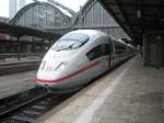 Hier 403 010-2  Wolfsburg  als ICE10 von Frankfurt(Main) Hbf. nach Bruxelles-Midi, dieser Triebzug stand am 22.7.2010 in Frankfurt(Main) Hbf.