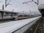 Br 403 mit ICE 1224 nach Dsseldorf fuhr am 17.12.10 am Bahnhof Fulda ein!