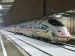 403 012  Montabaur  steht am 30.12.10 als ICE nach Mnchen Hbf in Augsburg.