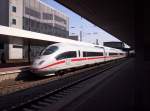 ICE 3 (403 Doppelt) als Fernzug von Mnchen nach Dortmund Hbf in Duisburg Hbf am 18.06.2006