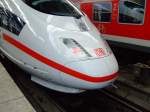Hier ein ICE 3  512  im Mnchener Hauptbahnhof steht zur Abfahrt nach Mnster (W) Hbf bereit.