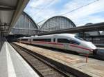 DB Fernverkehr AG ICE 3 (BR 403) am 09.05.14 in Frankfurt am Main Hbf 