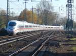 ICE3 Doppeltraktion kommt von Köln kommend durch Oberbilk gefahren.
