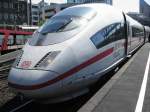 ICE 3 aus Mnchen mit 30 Minuten Versptung im 36 Grad heissen Dsseldorf.