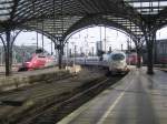 In meinen Augen ein Traumpaar......Ein Thalys PBKA und ein 403 treffen sich bei der Einfahrt in den Klner Hbf am 06.04.07