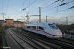 Der Velaro D 407 017-3 wird erstmals im Planverkehr getestet und fährt als ICE 712 am markanten Mannheimer Schloss vorbei Richtung Köln.