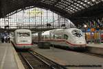 DB ICE 402 & DB ICE Velaro D 407 017-3 in K�ln Hbf, Dezember 2013.