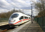 Der ICE3 aus Brüssel-Süd(B) nach Frankfurt am Main und kommt aus Richtung Lüttich-Guillemins(B),Walhorn(B) und fährt durch Hergenrath(B) in Richtung Aachen-Süd(D),Aachen-Hbf.