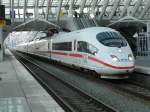 ICE 14 Frankfurt - Bruxelles-Midi kurz vor seiner Abfahrt um Punkt 16.10 Uhr im Bhf Lige-Guillemins.