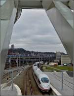 So sieht es von der Fugngerbrcke im Bahnhof Lige Guillemins aus, wenn der ICE 4604 aus Richtung Brssel dort einfhrt. 06.02.2011 (Jeanny)