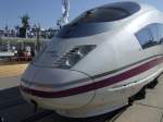 Und hier ein Bild von der Berliner Innotrans, wo man den Spanischen Hochgeschwindikeitszug sieht, der ICE 3 zum verwechseln hnlich aussieht, naja baut ja auch Siemens, aber innen gibts doch ein paar