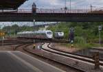 Der ICE Frankfurt/Main - Paris durchfährt kurz vor 15.00 Uhr den Bereich des Homburger Hauptbahnhofs. 05.06.2014 Bahnstrecke 3280 Homburg Saar - Ludwigshafen.