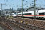 Reger ICE-Verkehr am Hbf Köln, davon Ausfahrt des ICE 4653 (406 553-8) der Niederländischen Staatsbahnen - 31-07-2014