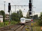 Als Umleiter kommt der ICE 3 Düsseldorf auf Gleis4 in den Rheydter Hbf eingefahren.